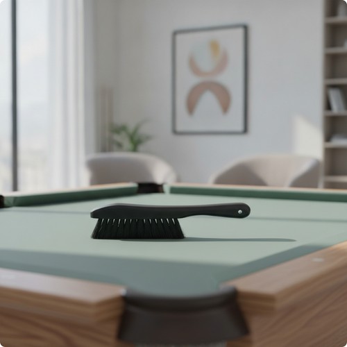 Cloth cleaner pool - table, brush